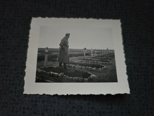 Foto Infanterie Feldgrab Kameraden Begräbnis im Felde