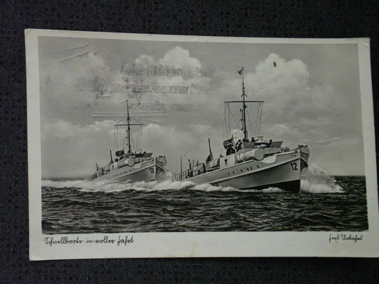Foto-Postkarte Ansichtskarte Kriegsmarine Schnellboote in voller Fahrt