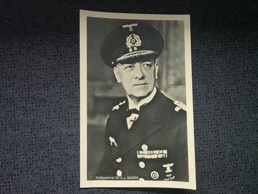 Foto-Postkarte Großadmiral Raeder RK-Träger mit Schwertern U-Boot Abzeichen Kriegsmarine