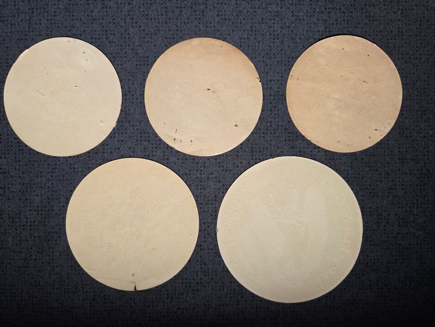 5 x WHW Winterhilfswerk Sammelbilder (Rund) Spendenabzeichen Propaganda Konvolut 3