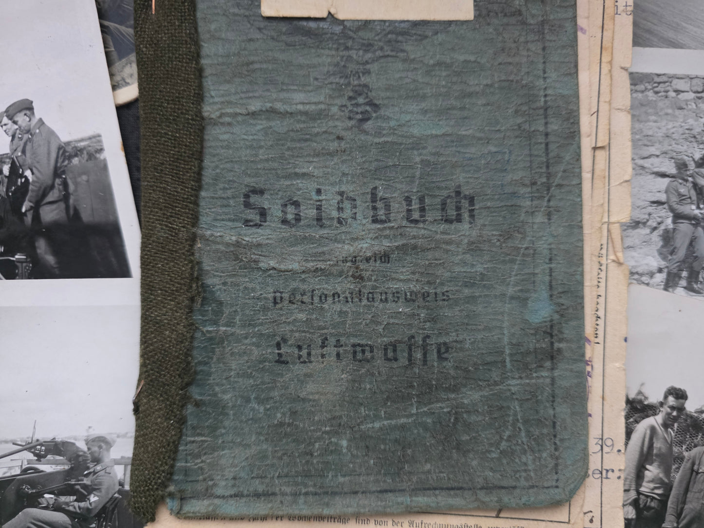 Konvolut Soldbuch + Dokumente + Fotos Luftwaffe Flakbatterie Flak Abt. 999 Strafbataillon