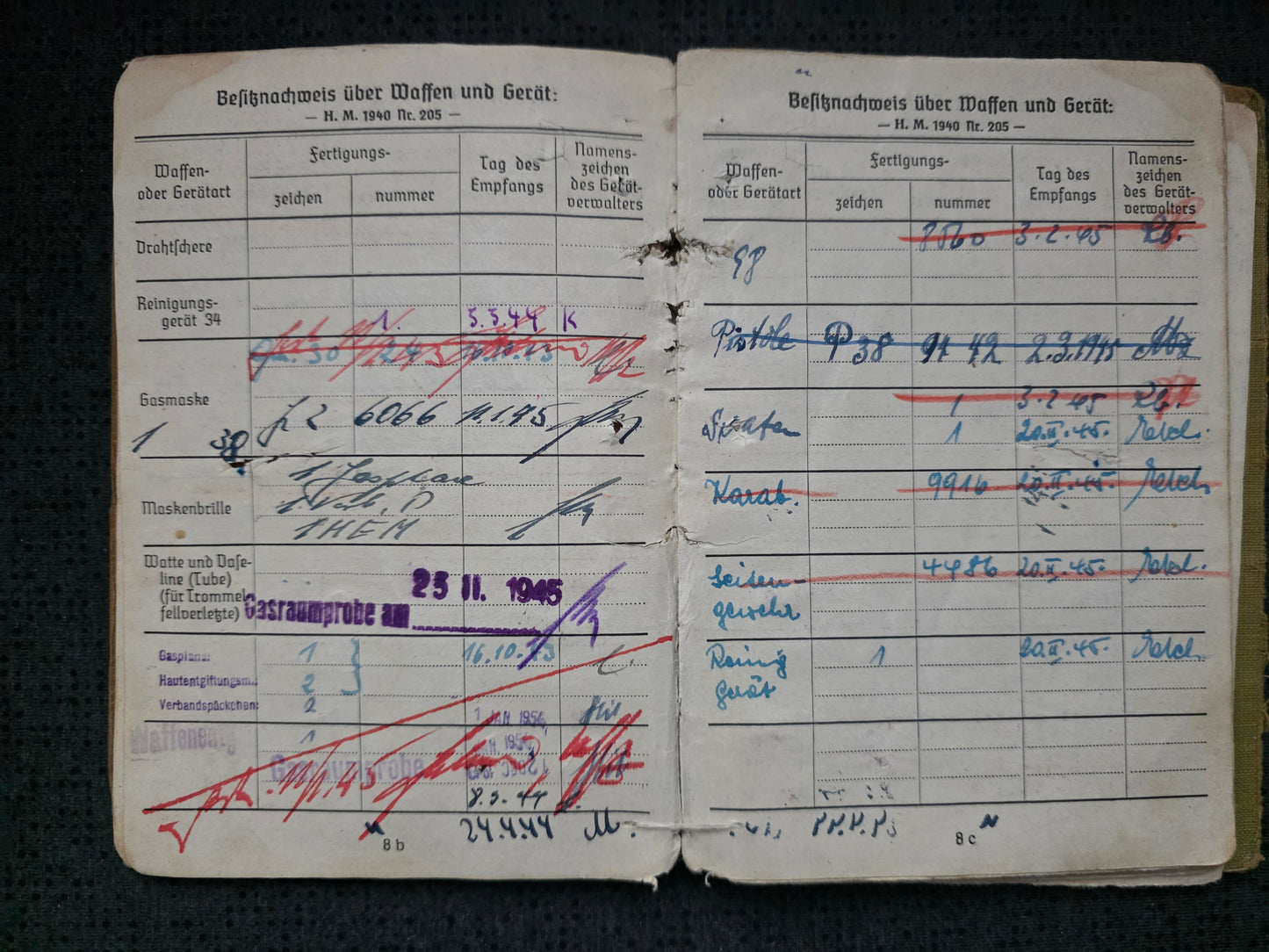 Großes Konvolut Soldbuch + Wehrpass Tasche + Mitgliedsbuch DAF + Dokumente