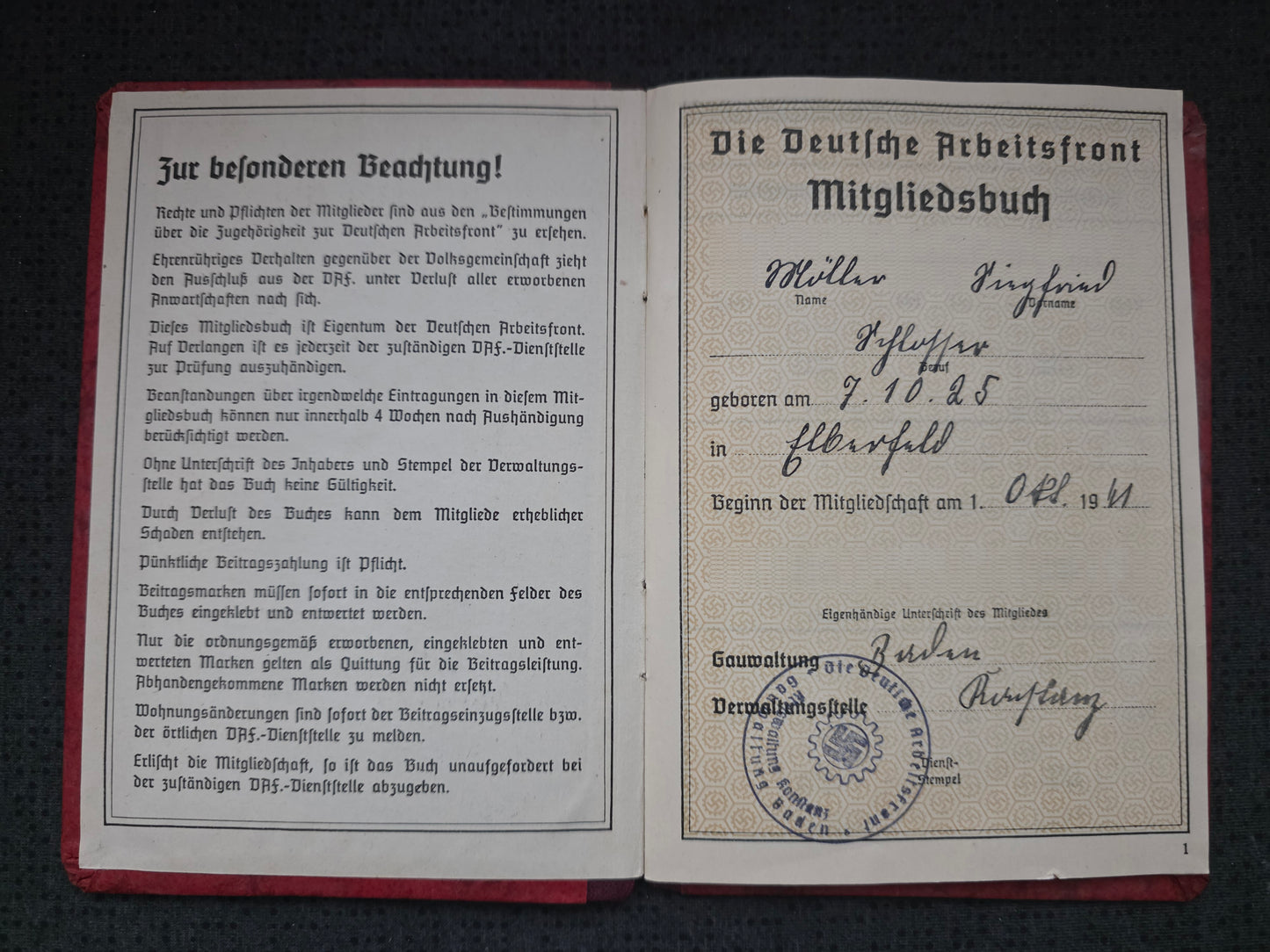 Großes Konvolut Soldbuch + Wehrpass Tasche + Mitgliedsbuch DAF + Dokumente