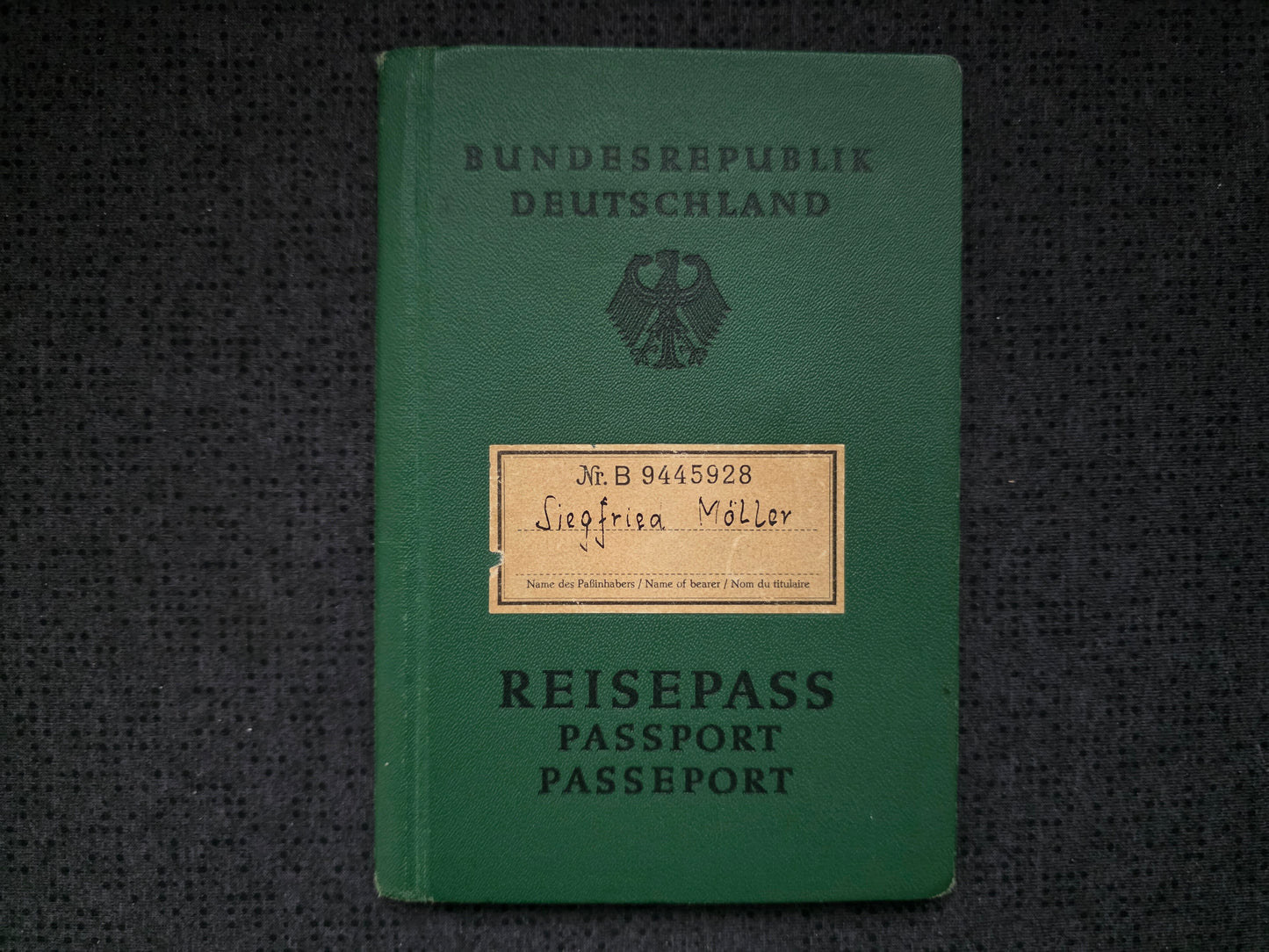 Großes Konvolut Soldbuch + Wehrpass Tasche + Mitgliedsbuch DAF + Dokumente