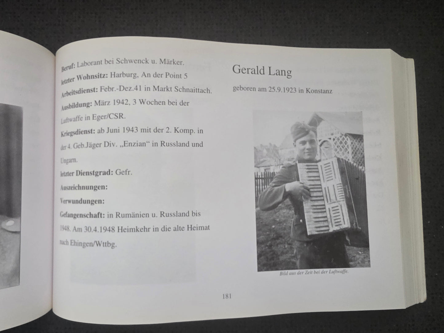 Gedenkbuch den Heimkehrern und Vertriebenen der Gemeinde Harburg RAR - www.mmilitaria.com