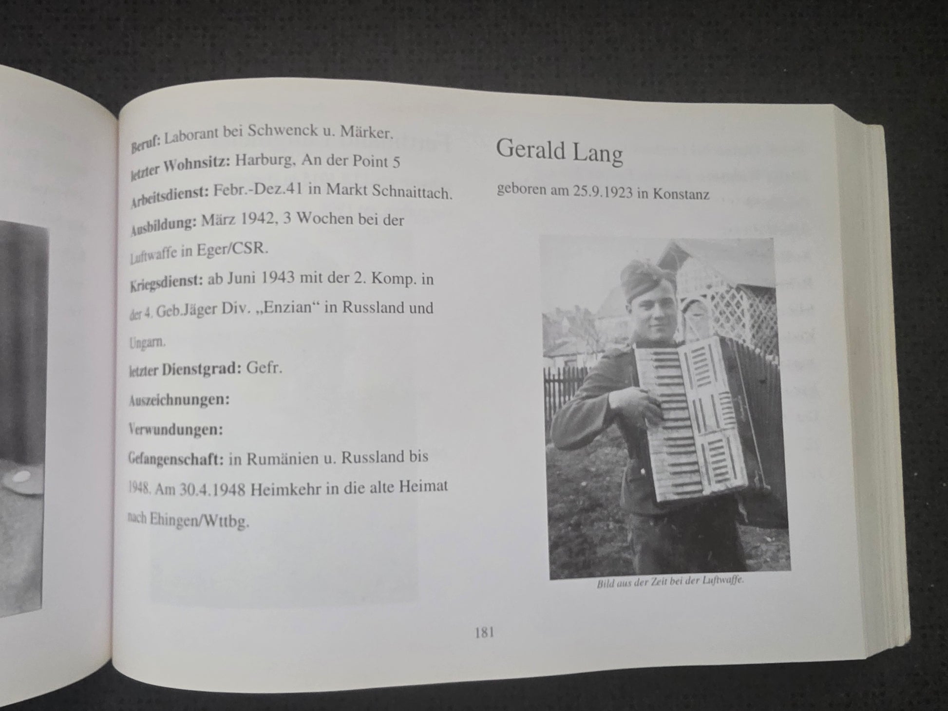 Gedenkbuch den Heimkehrern und Vertriebenen der Gemeinde Harburg RAR - www.mmilitaria.com