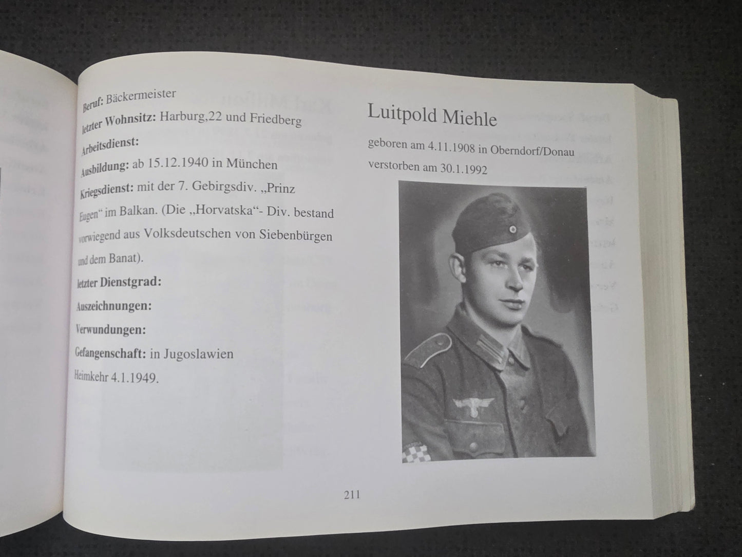 Gedenkbuch den Heimkehrern und Vertriebenen der Gemeinde Harburg RAR - www.mmilitaria.com